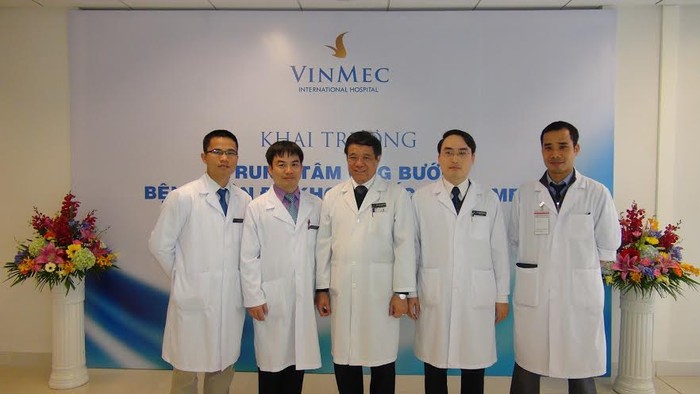 Đội ngũ y bác sĩ tại Trung tâm Ung Bướu Bệnh viện Đa khoa Quốc tế Vinmec.