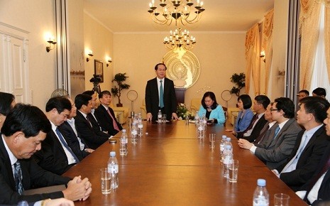Bộ trưởng Trần Đại Quang và Đoàn đại biểu cấp cao Bộ Công an Việt Nam đã đến thăm Đại sứ quán Việt Nam tại Cộng hòa Liên bang Đức.