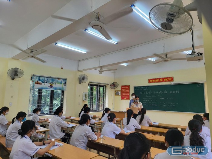 Hội đồng coi thi tại Trường Trung học cơ sở Tân Tiến (huyện An Dương) (Ảnh: Lã Tiến)