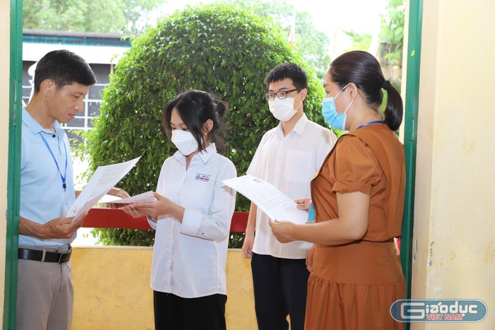 Nhà trường sẽ triển khai phổ biến và tham khảo ý kiến của phụ huynh và học sinh để có phương án nếu học sinh muốn lựa chọn lại (Ảnh minh hoạ: Phạm Linh)