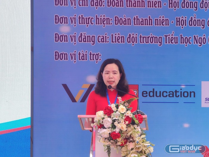 Cô Nguyễn Thị Thanh Trà – Hiệu trưởng Trường Tiểu học Ngô Gia Tự phát biểu khai mạc chuyên đề (Ảnh: Phạm Linh)