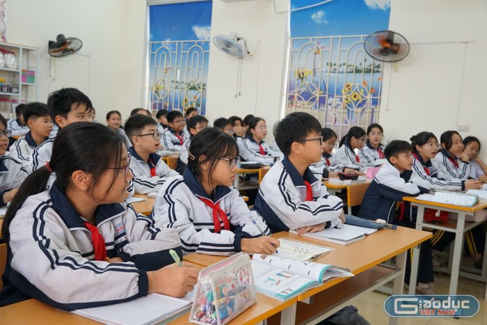 Hiện Trường Trung học cơ sở Quán Toan có 3 lớp học tiếng Hàn là ngoại ngữ 2 (Ảnh: Phạm Linh)