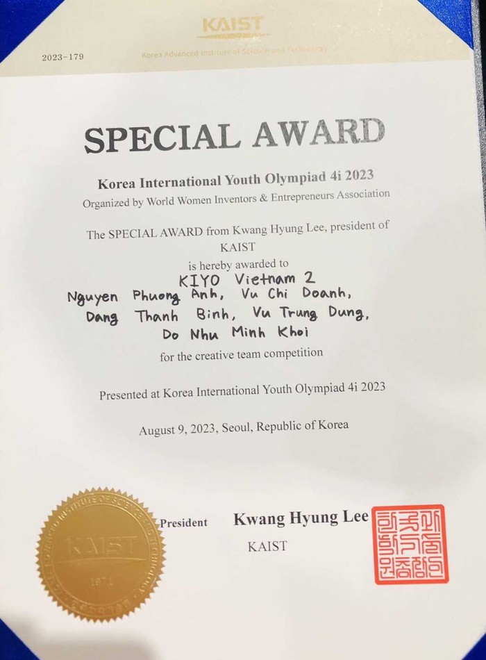 Đội thi còn đạt Giải đặc biệt của Viện trưởng Viện Khoa học và Công nghệ tiên tiến Hàn Quốc (Ảnh: CTV)