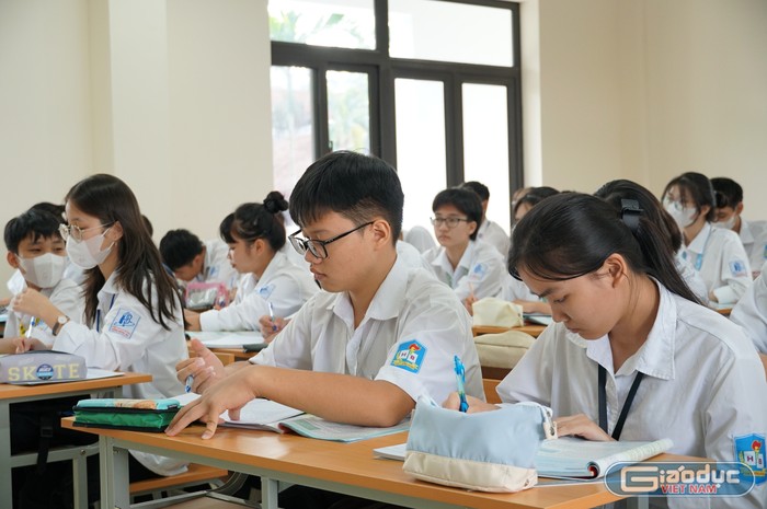 Giáo viên, học sinh được dạy và học với điều kiện cơ sở vật chất khang trang, hiện đại (Ảnh: Phạm Linh)