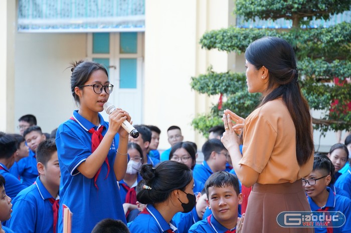 Thông qua buổi tư vấn, học sinh có thêm kiến thức, kỹ năng để bảo vệ bản thân khỏi xâm hại và bạo lực học đường (Ảnh: Phạm Linh)