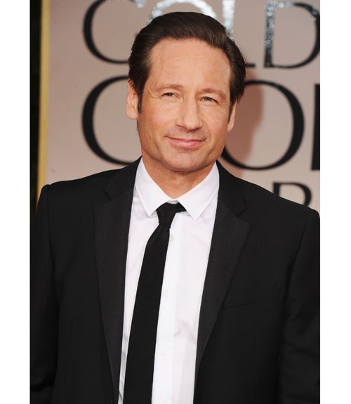 11. Cà vạt xấu nhất: David Duchovny Chiếc cà vạt nhỏ này gợi người ta nhớ đến nhóm nhạc teen Jonas Brothers. Mong rằng chàng diễn viên của “Hồ sơ tuyệt mật” sẽ đeo một chiếc cà vạt hợp với tuổi của mình, ít nhất thì anh ấy cũng nên đeo nó ngay ngắn hơn.