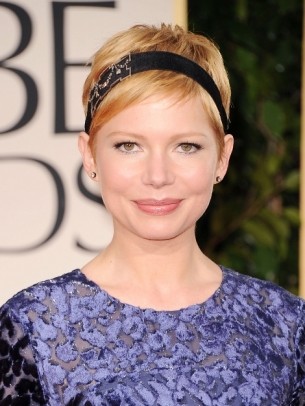 Michelle Williams tóc ngắn phong cách.