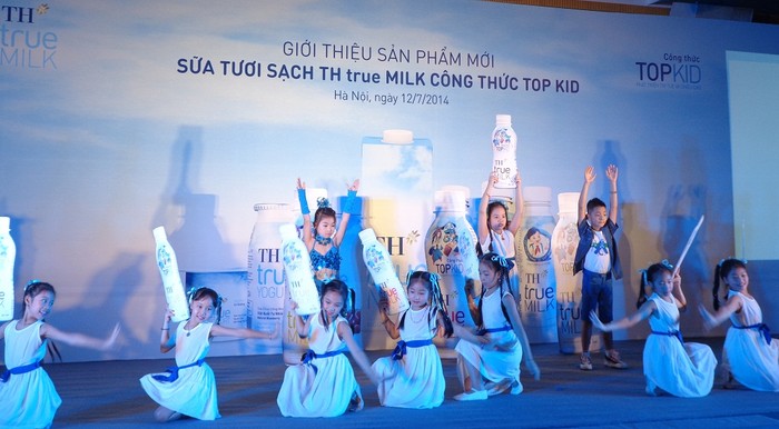 TH True MILK - công thức TOPKID được bổ sung DHA giúp hỗ trợ phát triển trí não, thị giác và sức khỏe tổng thể của trẻ.