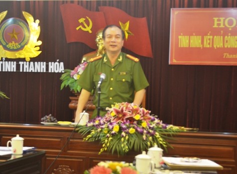 Đại tá Nguyễn Văn Bính - Phó giám đốc Công an tỉnh Thanh Hóa chủ trì buổi họp báo