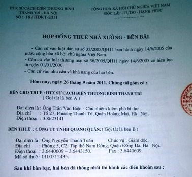 Hợp đồng cho thuê bến bãi giữa HTX công nghiệp sứ cách điện với Công ty TNHH Quang Quân (ảnh: Quốc Toản)