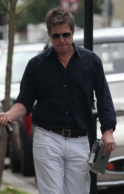 Hugh Grant, lại iPad.