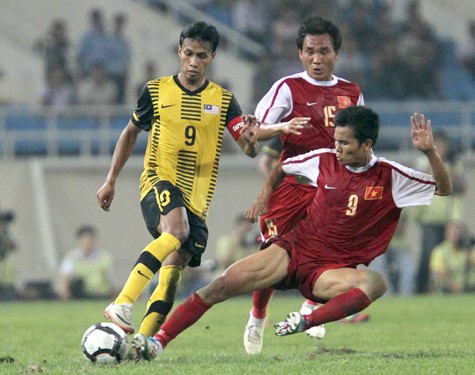 Lê Văn Thắng trong trận gặp U23 Malaysia. Ảnh: Quang Minh