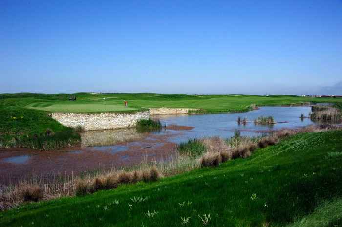 Thiên nhiên giao hòa trong sân golf đẹp nhất Trung Quốc.