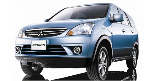 Mitsubishi Zinger là đối thủ của Toyota Innova.