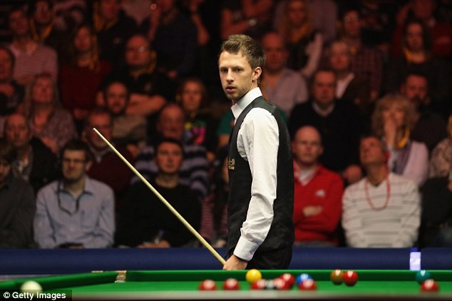 VĐV snooker Judd Trump chỉ nhận lương rất thấp so với các ngôi sao bóng đá dù anh là tay cơ hàng đầu thế giới.