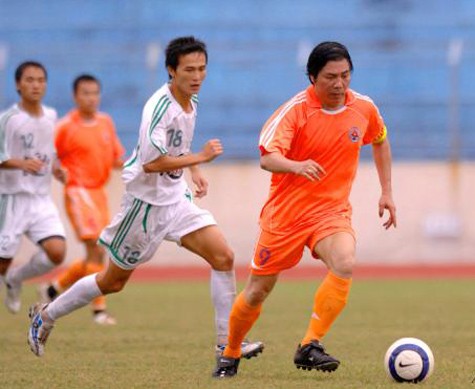 Ông Nguyễn Bá Thanh rất mê bóng đá.
