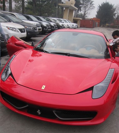 Thêm một vài hình ảnh về chiếc Ferrari 458 Italia cực đẹp tại Hà Nội.