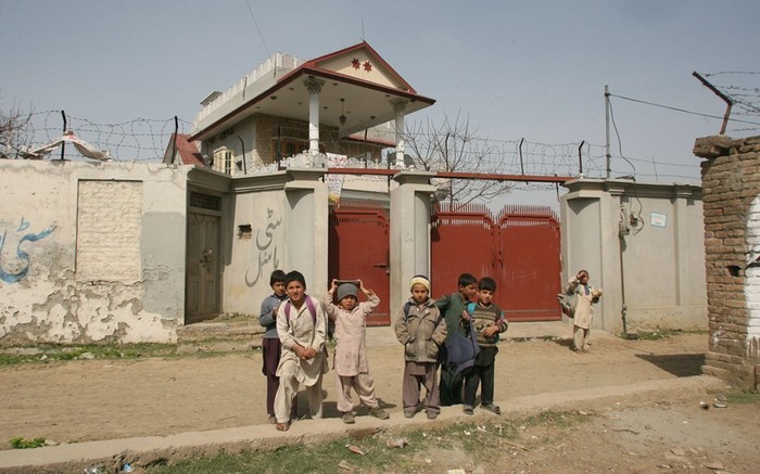 Ngôi nhà này nằm ở thị trấn Haripur, cách thủ đô Islamabad của Pakistan khoảng 20 dặm.