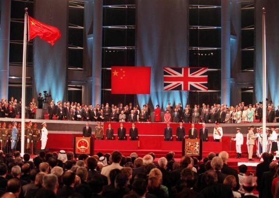 Buổi lễ bàn giao lá cờ Trung Quốc ngày 1/7/1997.