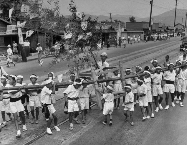 Tuổi thơ trên đất Hiroshima 2 năm sau thảm hoạ bom nguyên tử.