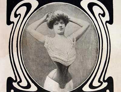 Với sự ra đời của những chiếc áo corset quá trình tạo ra những eo thon đã trở nên phổ biến hơn bởi những người "bó eo" cũng phải trải qua đau đớn và rủi ro như những người bó chân.