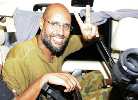 Saif Gaddafi đã bị tình nghi dùng tiền để mua bằng tiến sĩ kinh tế