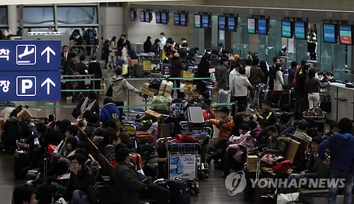 Sân bay quốc tế Incheon đông đúc hành khách