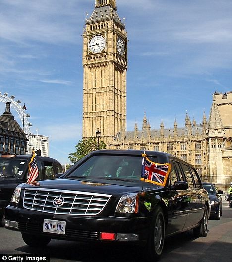 Chrysler 300C phục vụ Tổng thống Obama trong chuyến thăm Vương quốc Anh năm 2011