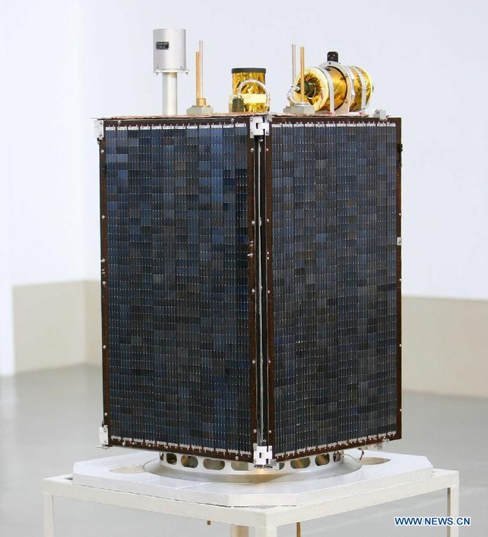 Mô hình vệ tinh Kwangmyongsong-3 Triều Tiên sẽ gửi lên quỹ đạo.