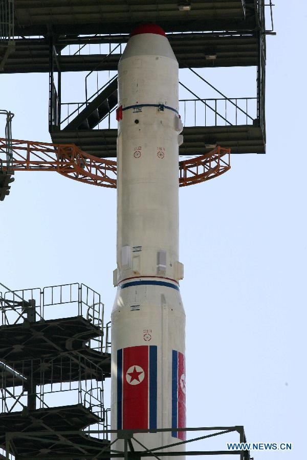 Tên lửa Unha-3 trên bệ phóng ngày 8/4.