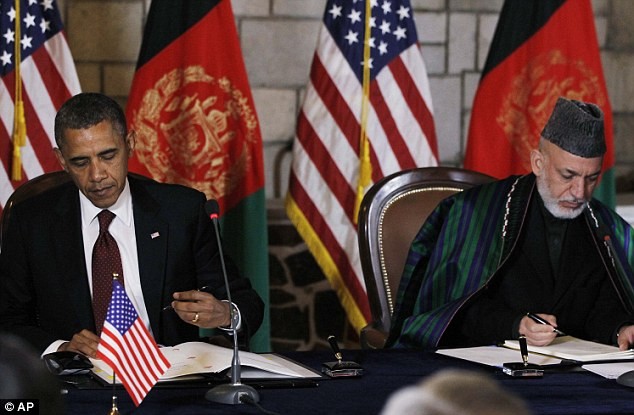 Ông Obama và Karzai ký thỏa thuận hợp tác chiến lược tại dinh tổng thống ở Kabul.