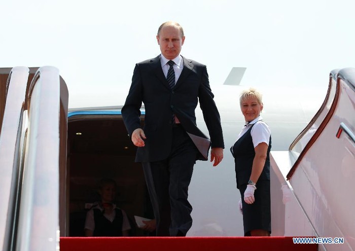 Tổng thống Putin tại sân bay Bắc Kinh ngày 5/6. Ảnh Tân Hoa Xã