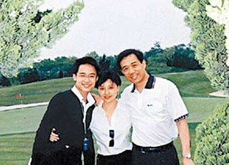 Gia đình Bạc Hy Lai (phải), vợ Cốc Khai Lai và con trai Bạc Qua Qua.