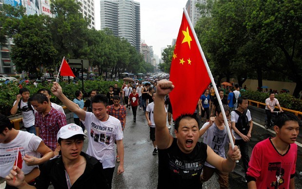 Người Trung Quốc biểu tình chống Nhật Bản tại Thâm Quyến