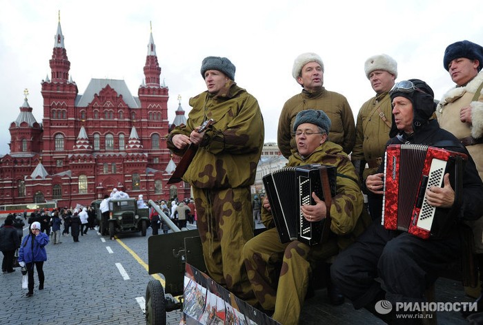 Không khí vui tươi taị sự kiện làm sống lại những trang lịch sử hào hùng của nước Nga.