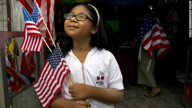 Trẻ em Myanmar háo hức đón Tổng thống Mỹ.