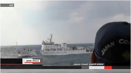 Tàu Nhật Bản theo dõi tàu Trung Quốc hôm 31/12/2012.