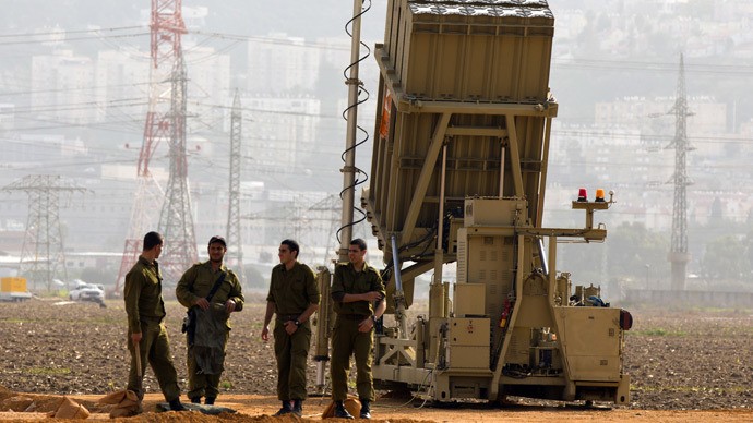 Iron Dome là hệ thống phòng thủ tên lửa được Mỹ tài trợ để phát triển nhằm tiêu diệt các tên lửa tầm ngắn và đạn pháo.