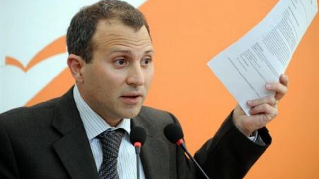 Bộ trưởng Năng lượng Li Băng Gebran Bassil .