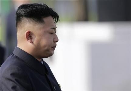 Nhà lãnh đạo Triều Tiên Kim Jong-un tại lễ tưởng niệm liệt sĩ ở nghĩa trang Bình Nhưỡng.