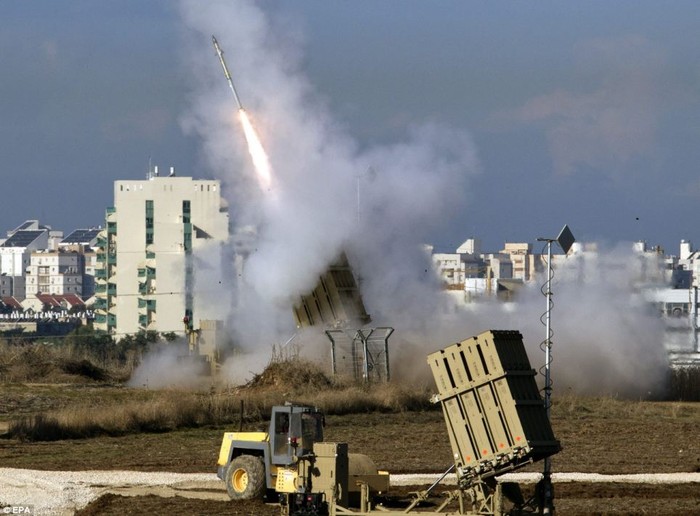 Hệ thống tên lửa đánh chặn Iron Dome của Israel.