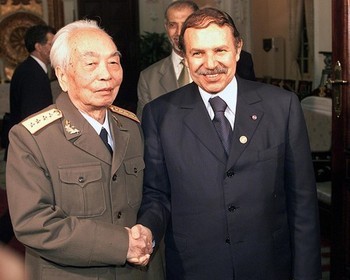 Đại tướng Võ Nguyên Giáp và Tổng thống Algeria Abdelaziz Bouteflika