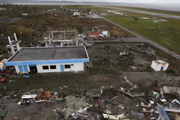 Sân bay thành phố Tacloban gần như bị san phẳng