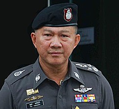 Cảnh sát trưởng Thái Lan Pol Gen Adul Saengsingkaew