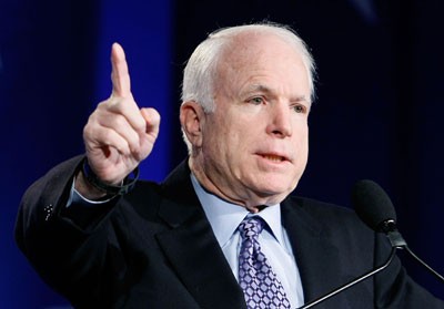 Thượng nghị sĩ John McCain.