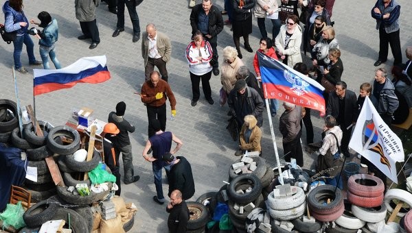 Người biểu tình ly khai ở khu vực Donetsk, Đông Ukraine.