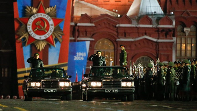 Quân đội Nga diễn tập cho lễ diễu binh mừng Ngày chiến thắng năm nay ở Quảng trường Đỏ.