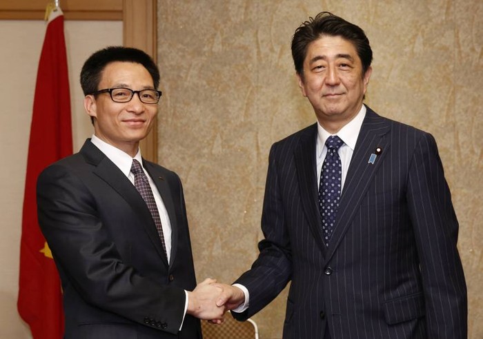 Phó Thủ tướng Vũ Đức Đam và Thủ tướng Nhật Bản Shinzo Abe.