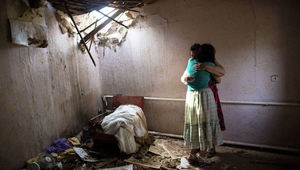 Một ngôi nhà của người dân Slaviansk bị thiệt hại trong vụ tấn công của quân đội Ukraine.