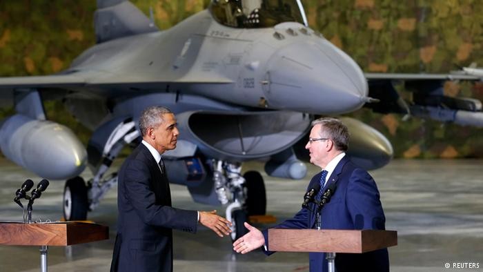 Tổng thống Mỹ Barack Obama (trái) và Tổng thống Ba Lan Bronislaw Komorowski